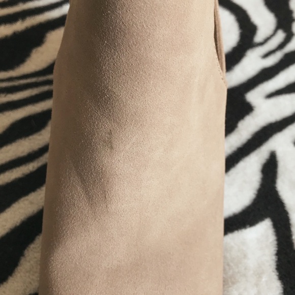 TAN HEELS ( SUEDE ) - Picture 4 of 4